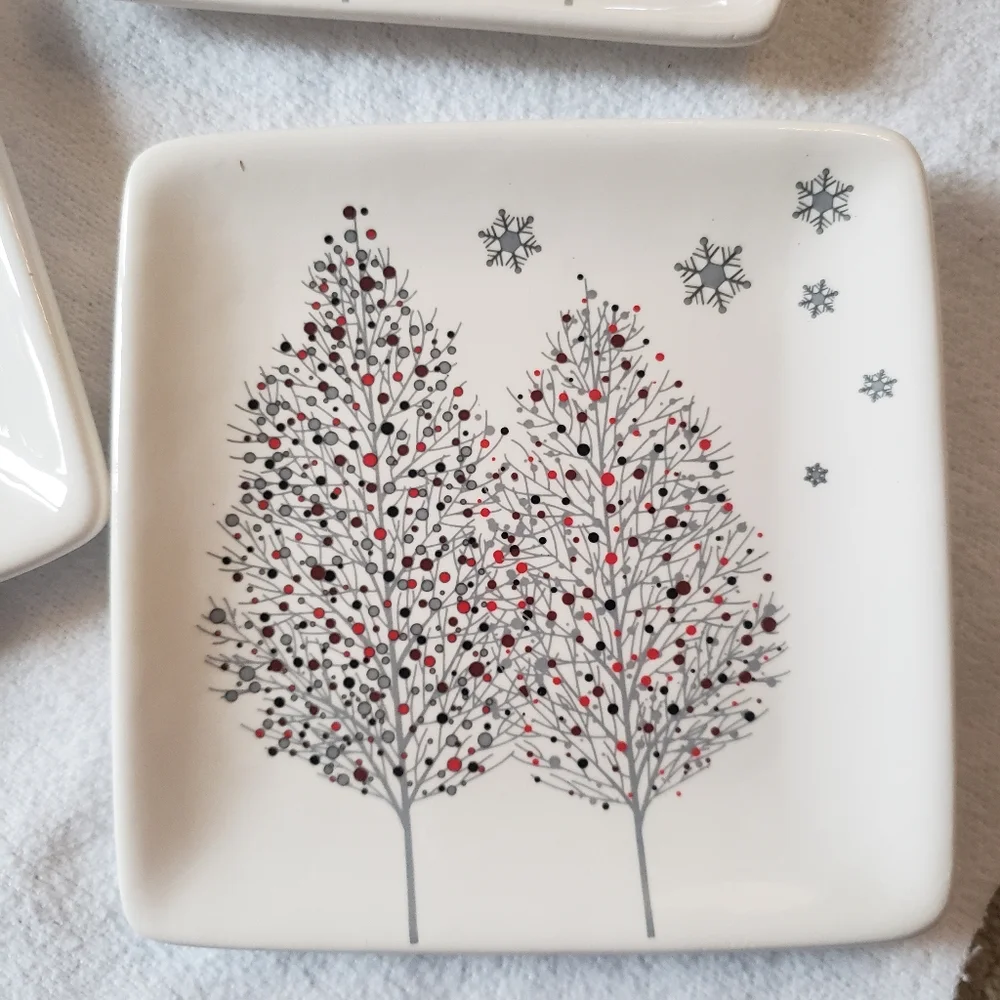 NWT Market Day Sparkle Tree Dessert Plates